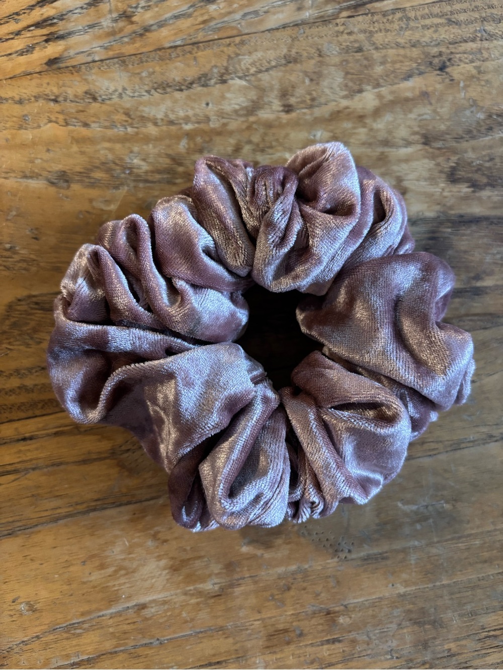 LARGE VELVET SCRUNCHIE - Picture 3 of 4